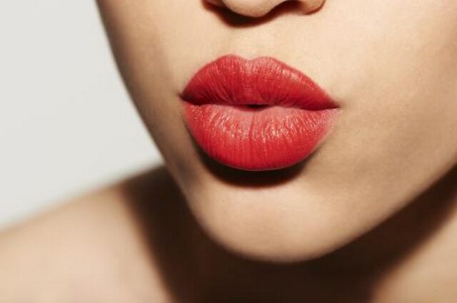 Voici les 9 astuces pour gonfler les lèvres naturellement