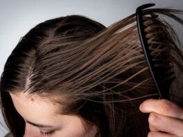 Cheveux gras: 7 mauvaises habitudes que vous devez arrêter de faire pour votre routine capillaire