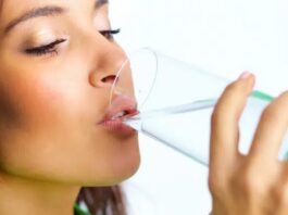 8 astuces pour vous aider à ne plus oublier de boire de l'eau